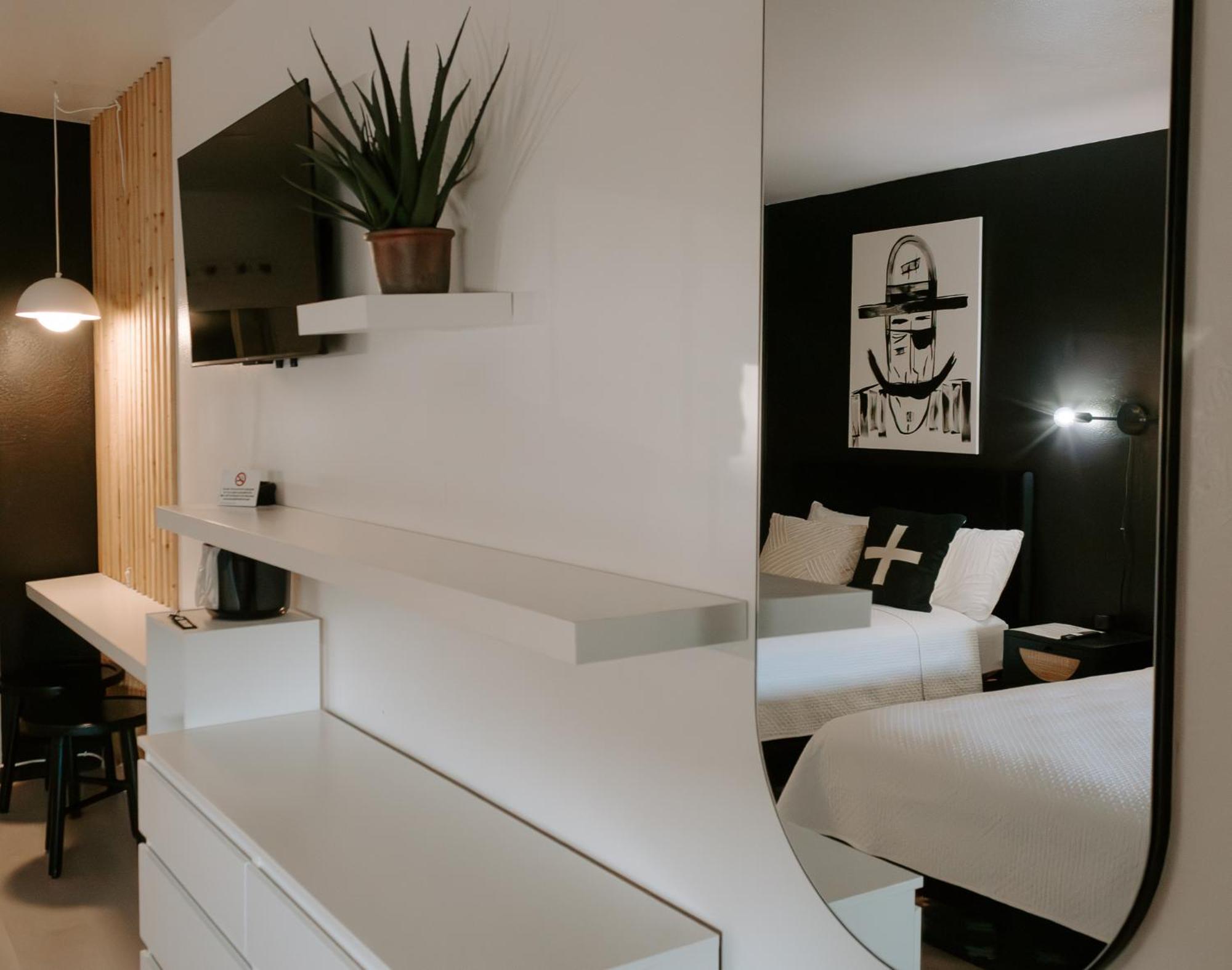 The Cowboy Motel Camp Wood Extérieur photo