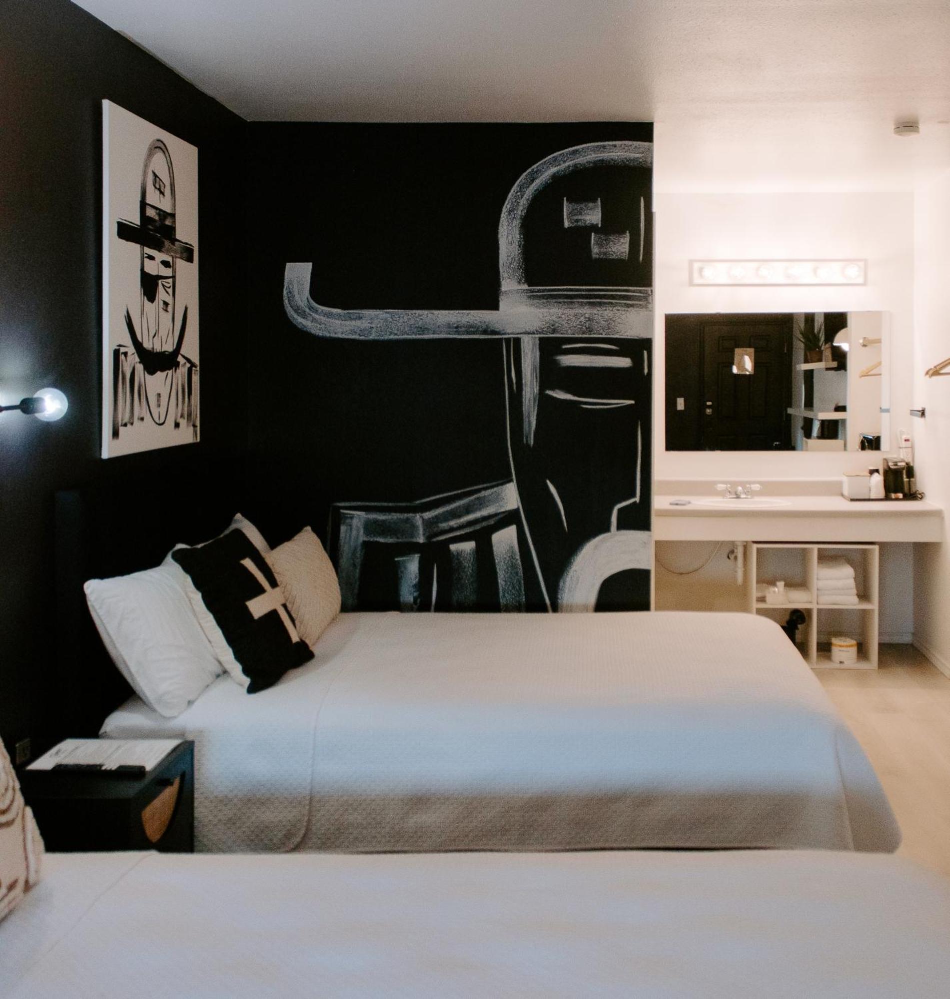 The Cowboy Motel Camp Wood Extérieur photo